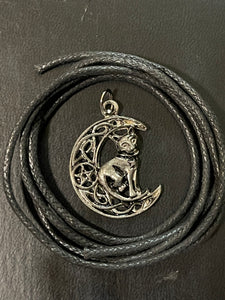 Pewter Celtic Moon and Cat Amulet